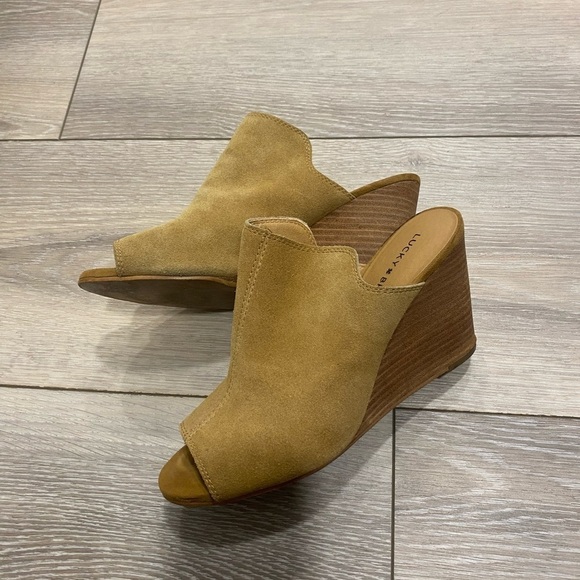 Lucky Brand Reygan Wedge Sandal - Picture 1 of 4